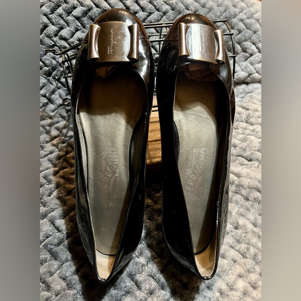Salvatore Ferragamo Black Patent Leather Flats size 8.5 B. - Picture 3 of 10
